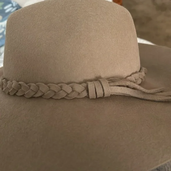 CC wool hat - Picture 2 of 4